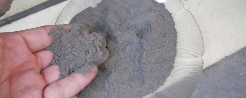 What are the main components of plant ash and can it be used as fertilizer