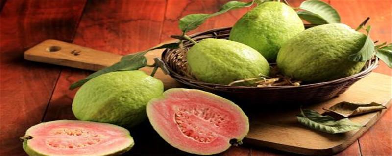 How to eat guava, the difference between red and white hearts of guava